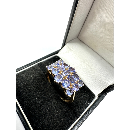 73 - 9ct gold tanzanite ring