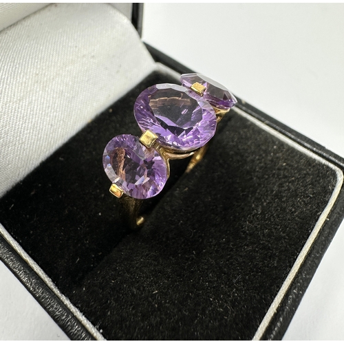 103 - 9ct gold Amethyst statement ring