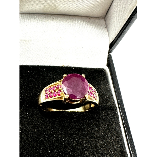 107 - 9ct gold Ruby & pink sapphire ring