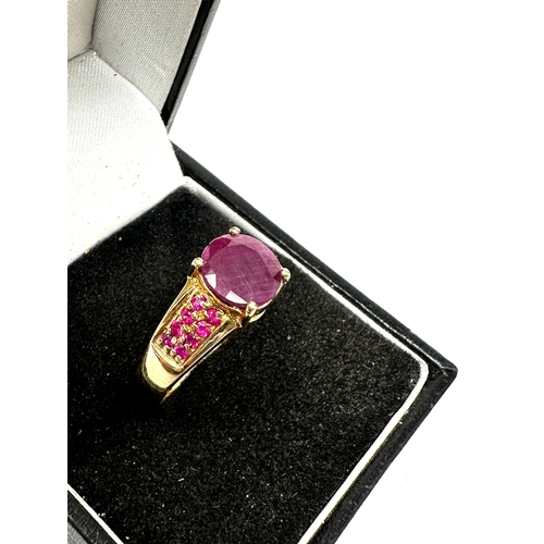 107 - 9ct gold Ruby & pink sapphire ring