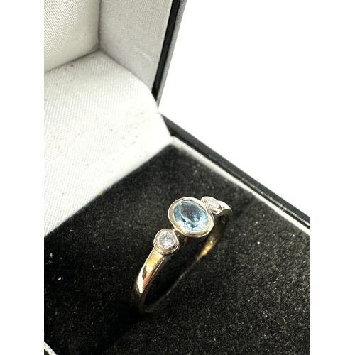 120 - Vintage 18ct gold diamond & aquamarine ring