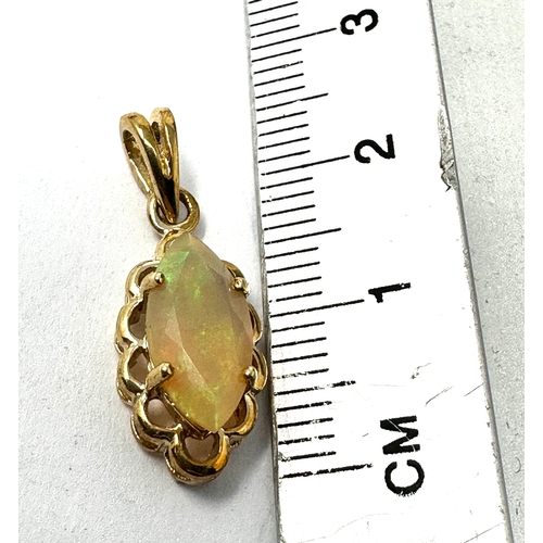 128 - 9ct gold opal pendant