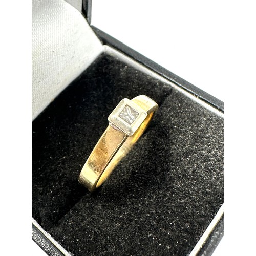 132 - 9ct gold diamond ring 4g