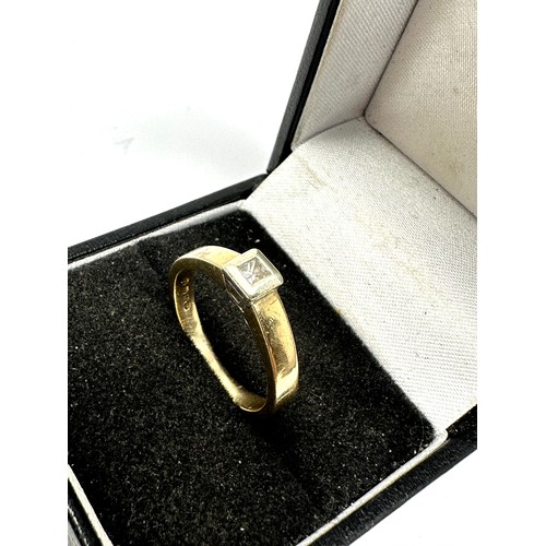 132 - 9ct gold diamond ring 4g