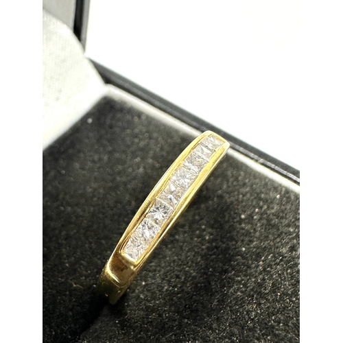 141 - 18ct gold diamond ring