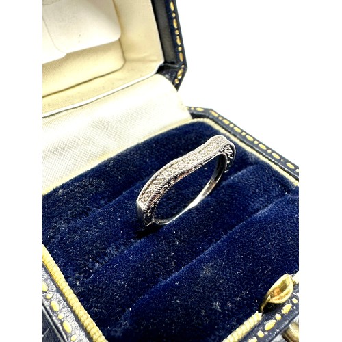 289 - 9ct white gold diamond ring (2.2g)