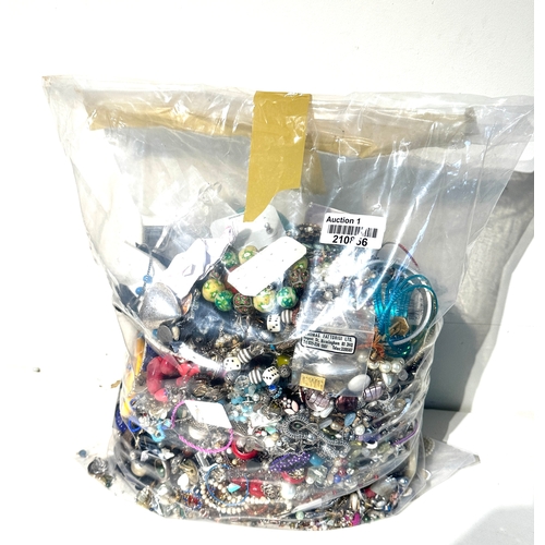 488 - 10kg UNSORTED COSTUME JEWELLERY inc. Bangles, Necklaces, Rings, Earrings.