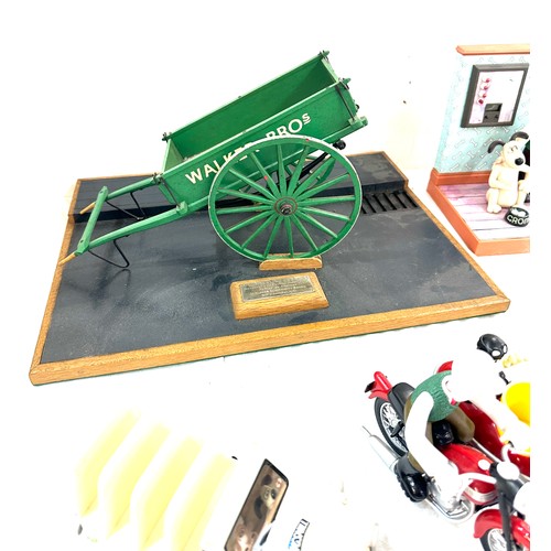 127 - Large selection of vintage and later toys includes Wallace And Grommit and a Walker bros wagon