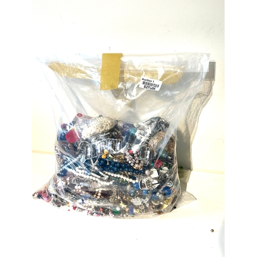 508 - 10kg UNSORTED COSTUME JEWELLERY inc. Bangles, Necklaces, Rings, Earrings.