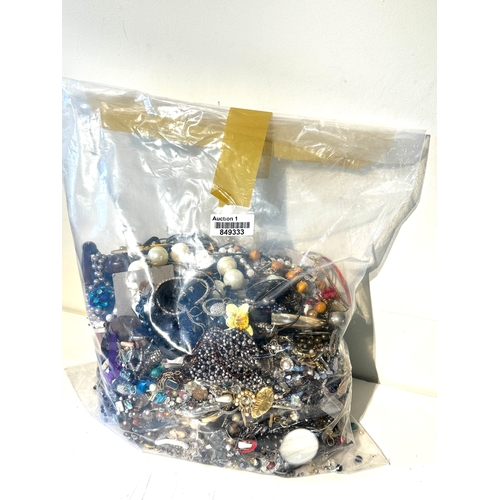 509 - 10kg UNSORTED COSTUME JEWELLERY inc. Bangles, Necklaces, Rings, Earrings.