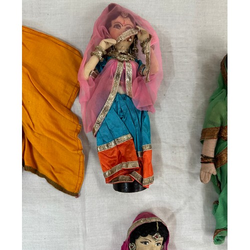 39 - Selection of 5 vintage Indian dolls in traditional costume and a draw string bag