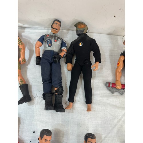 15 - Selection of 10 Retro 1994 action men figures with clothes and accessories