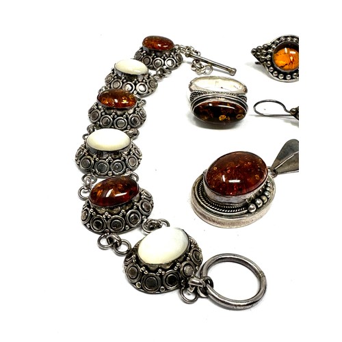 395 - 4 X .925 Amber Set Jewellery By Suarti (81g)