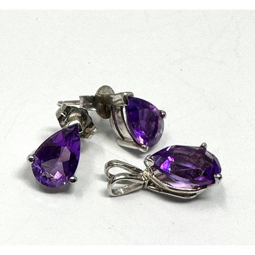 337 - 9ct white gold amethyst pendant & stud earrings set (2.8g)