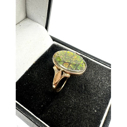 302 - 9ct rose gold ammolite ring (2.7g)