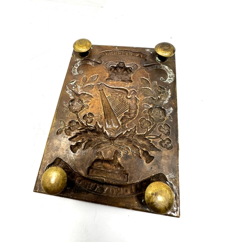 61 - Victorian 18th Royal Irish Regiment' Shoulder Belt Plate - Egypt - The shoulder plate measures 6.8cm... 