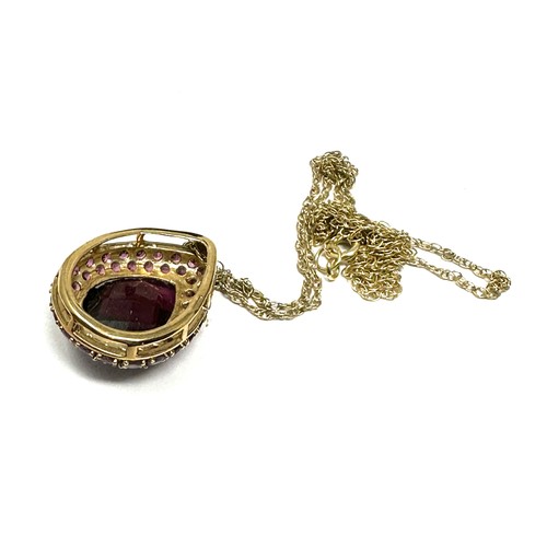 247 - 9ct gold garnet pendant necklace (6.6g)