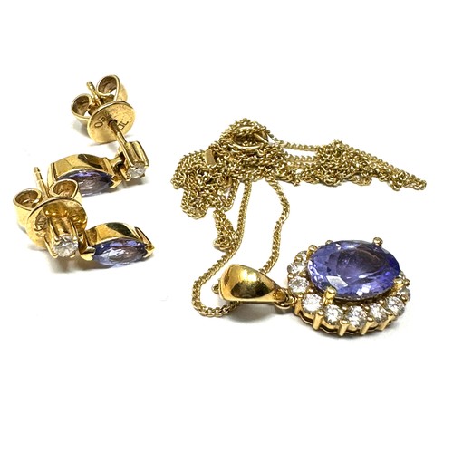 318 - 18ct gold diamond & tanzanite pendant necklace & stud earrings set (5.4g)