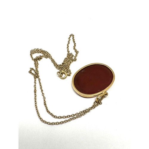 155 - 18ct gold  carnelian quran prayer engraved pendant necklace (5.5g)