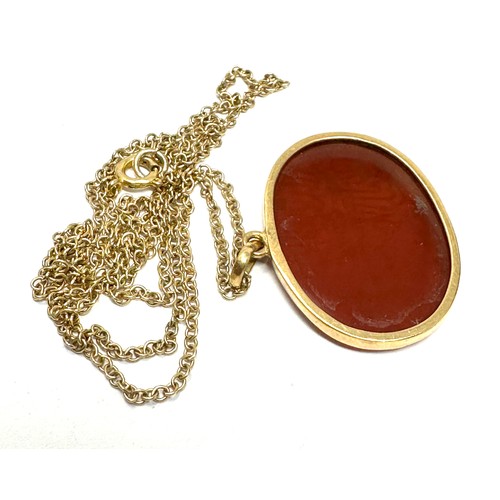 155 - 18ct gold  carnelian quran prayer engraved pendant necklace (5.5g)