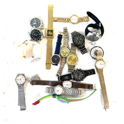 564 - Large selection of assorted watches, all untested