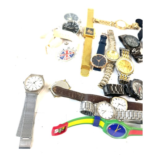 564 - Large selection of assorted watches, all untested