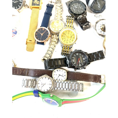 564 - Large selection of assorted watches, all untested