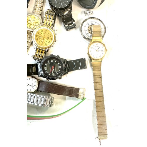 564 - Large selection of assorted watches, all untested