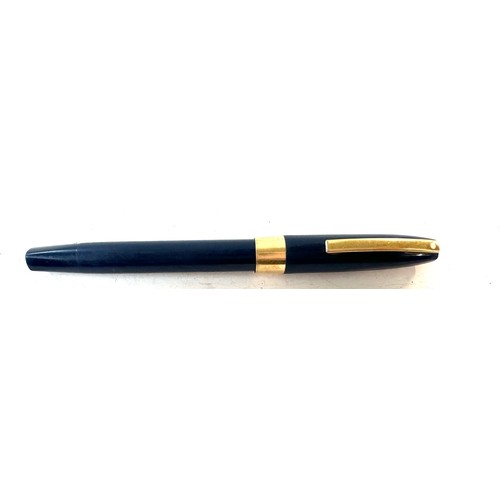 497 - Vintage of around 1950’s Sheaffer Gold & Blue 14ct gold nib Fountain Pen. Made in Australia. 
Surfac... 