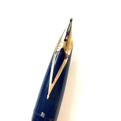 497 - Vintage of around 1950’s Sheaffer Gold & Blue 14ct gold nib Fountain Pen. Made in Australia. 
Surfac... 