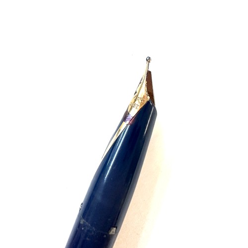 497 - Vintage of around 1950’s Sheaffer Gold & Blue 14ct gold nib Fountain Pen. Made in Australia. 
Surfac... 