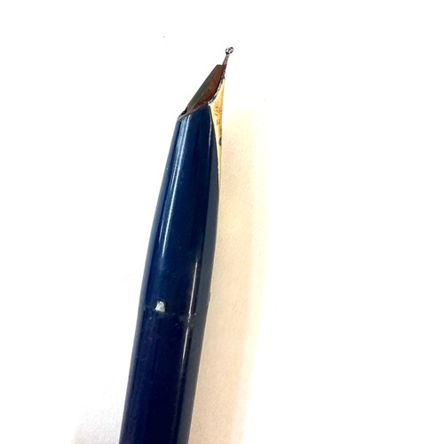 497 - Vintage of around 1950’s Sheaffer Gold & Blue 14ct gold nib Fountain Pen. Made in Australia. 
Surfac... 