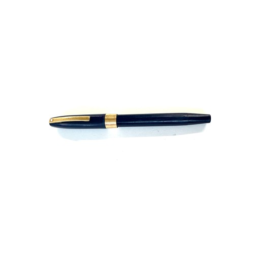 497 - Vintage of around 1950’s Sheaffer Gold & Blue 14ct gold nib Fountain Pen. Made in Australia. 
Surfac... 