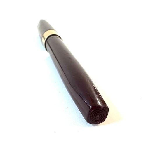 493 - Sheaffer triumph burgundy fountain pen with 14k nib. Made in USA. Clip is in over all good working o... 