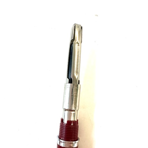 496 - Selection of 3 Parker fountain pens, includes parker 51. 
Burgandy and silver coloured cap is missin... 