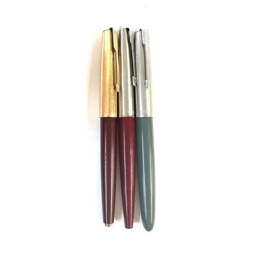 496 - Selection of 3 Parker fountain pens, includes parker 51. 
Burgandy and silver coloured cap is missin... 