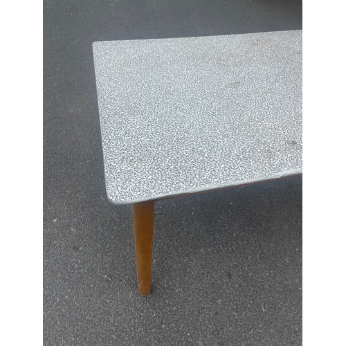 100M - 1960's dining table with drawer measures approximately 76 cm tall by 122 cm wide and 81 cm deep