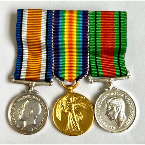 78B - Original Trio WW1 medals to 51860 PTE.F.H.MASON. LINC R, set miniature trio medals to include Defens... 