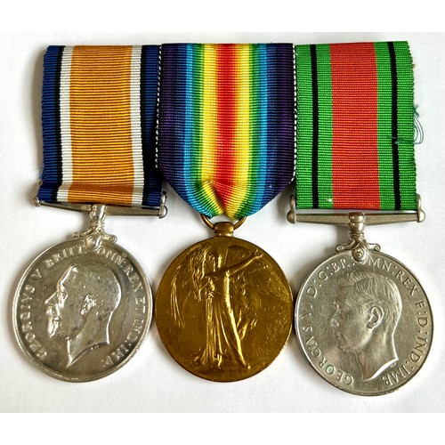 78B - Original Trio WW1 medals to 51860 PTE.F.H.MASON. LINC R, set miniature trio medals to include Defens... 