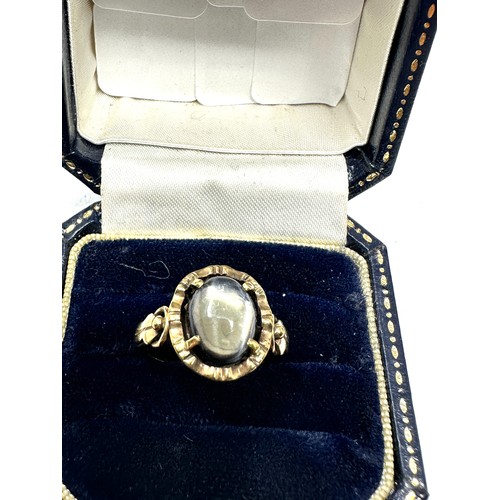 379 - 9ct gold  stone set ring (3.6g)