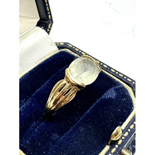 381 - 9ct gold quartz ring (2.8g)