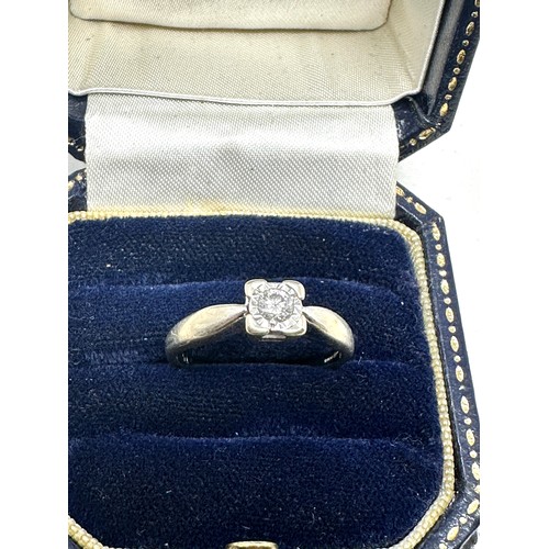 123 - 9ct gold diamond  stone ring (2.8g) 0.15ct