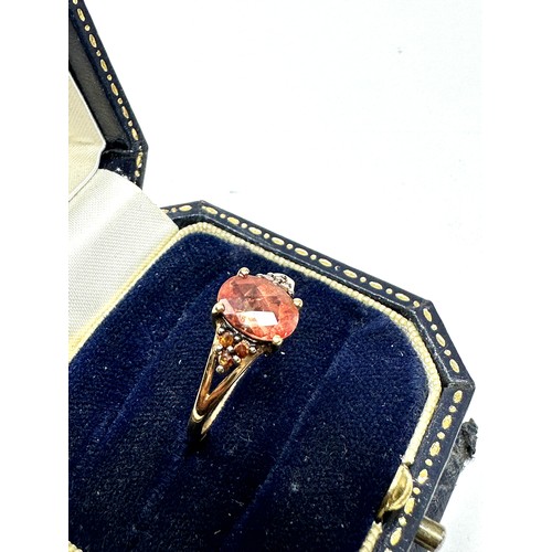 385 - 9ct gold pink gemstone ring (1.8g)