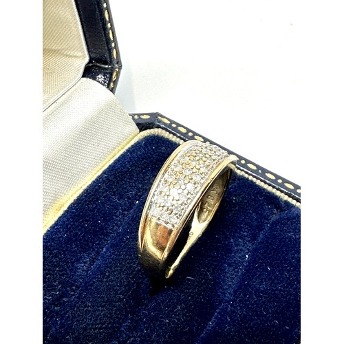 113 - 9ct gold diamond ring (2.5g)