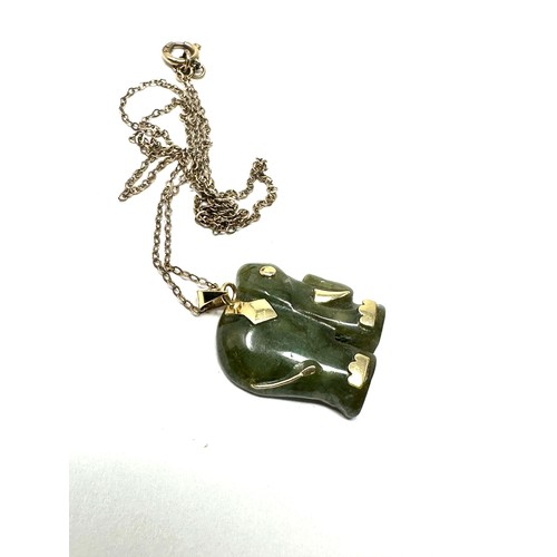 109 - 14ct gold jade elephant pendant 9ct gold necklace (5.4g)