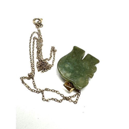 109 - 14ct gold jade elephant pendant 9ct gold necklace (5.4g)