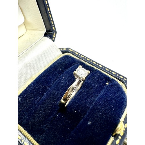 106 - 18ct gold diamond (2.8g)