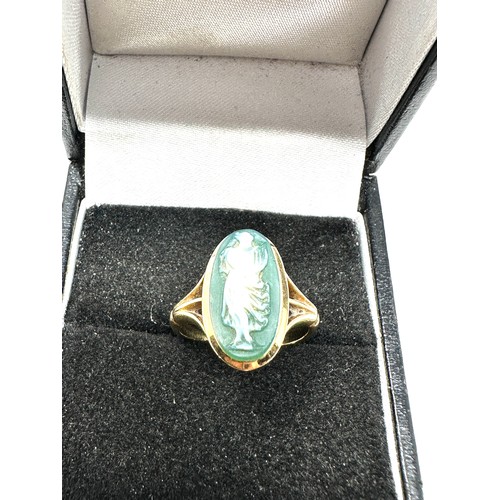 117 - Vintage 18ct gold carved hardstone cameo ring (3.2g)