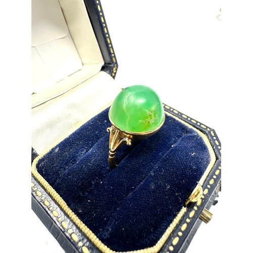 392 - 14ct gold  jade cabochon set cocktail ring (4.4g)