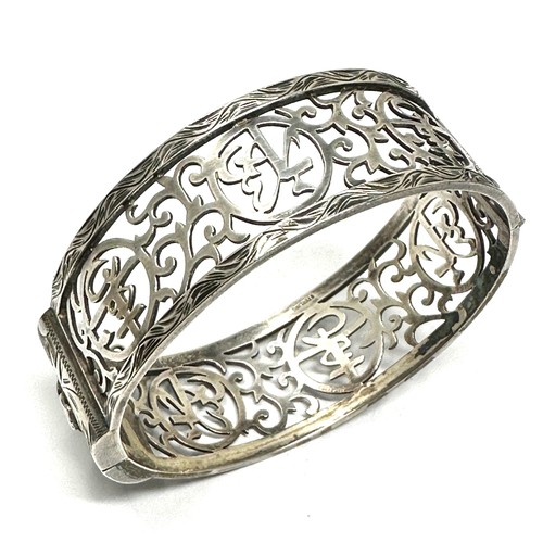 415 - .925 Vintage Cutwork Floral Design Bangle (40g)